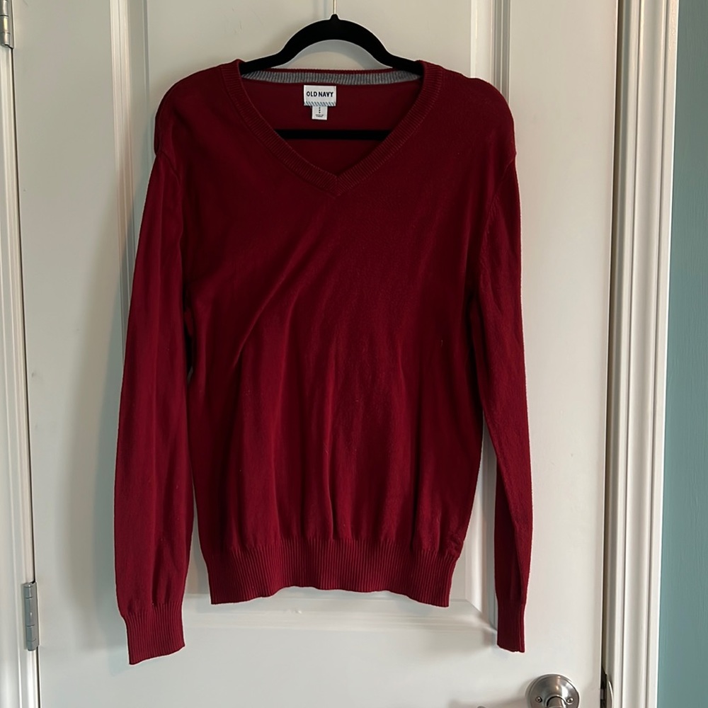 Old Navy Men's V-Neck Sweater in Red Size Small